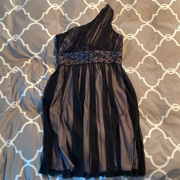 Gorgeous Le Château dress - size 8 - Picture 2 of 5